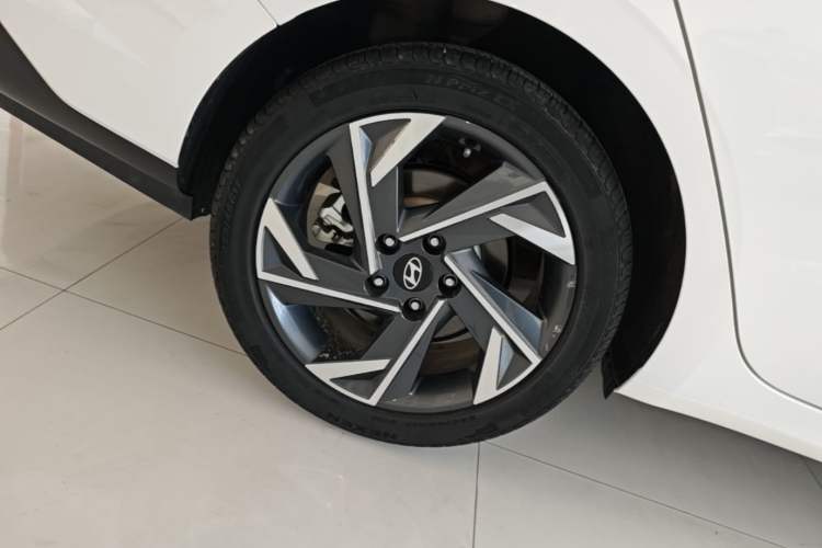 Used Hyundai Elantra 2023 1.5L CVT GLX Elite Edition Right Rear Wheel Hub