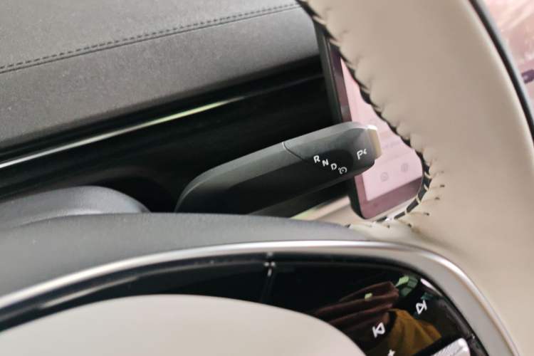 Used CHANGAN NEVO A07 2025 Range-Extended "True Fragrant" Edition 230 Luxury Version Gear Lever