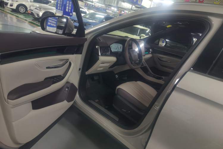 Used BYD Song PLUS New Energy 2025 EV with 605 km Range – Flagship Version