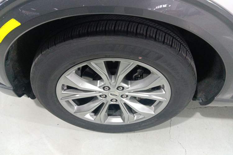 Used Ford Explorer 2020 EcoBoost 285 Four-Wheel Drive Trend Edition 6 Seats Left Front Wheel Hub