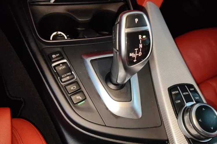 Used BMW 4 Series 2017 425i Convertible M Sport Package Gear Lever