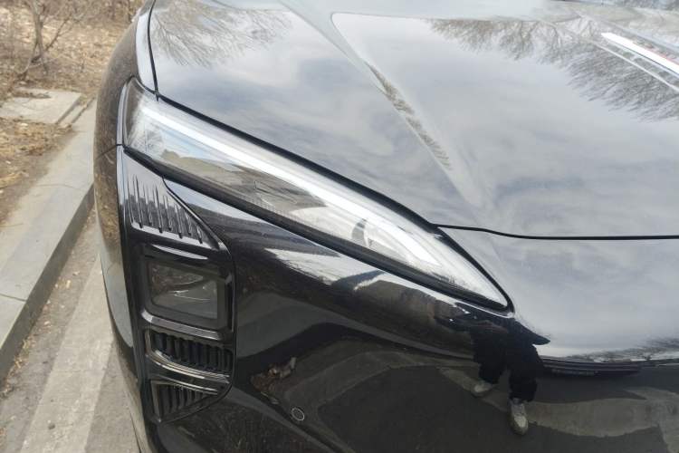 Used Hongqi Tiangong 08 2025 680 Ultra Four-Wheel-Drive Version Right Front Headlight