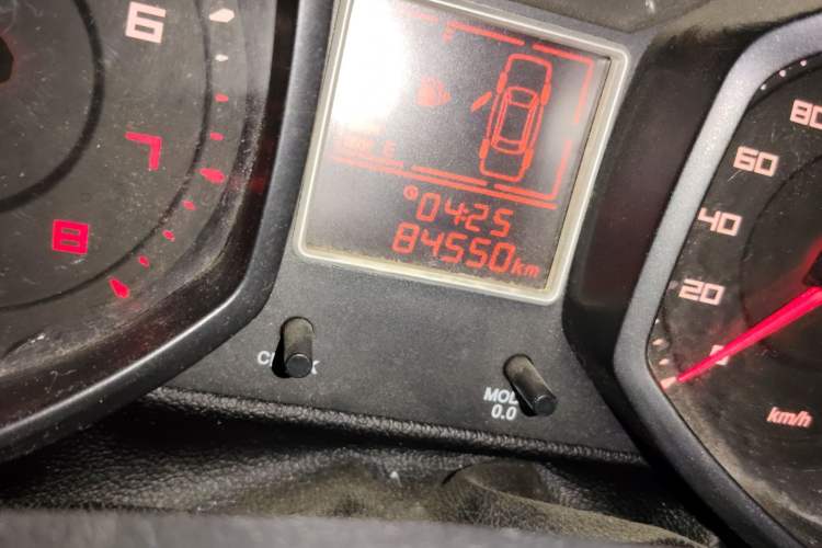 Used Chery Fengyun 2 2013 Hatchback 1.5L Manual Ruiyi Edition