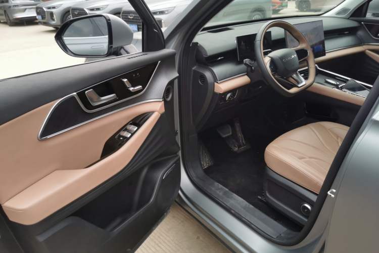 Used Chery Tiggo 8 L 2024 2.0T Two-Wheel Drive Prestige Version 5 Seats Interior 3