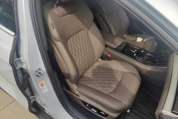 Used BYD Han 2024 EV Glory Edition 506KM Front-Wheel-Drive Premium Model Right Front Seat