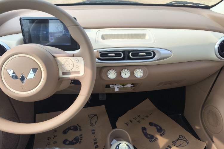 Used Wuling Hongguang MINIEV 2025 Four-Door Version Advanced Edition
