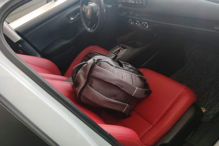 Used Honda HR-V 2023 2.0L eHEV Dynamic Speed Version
