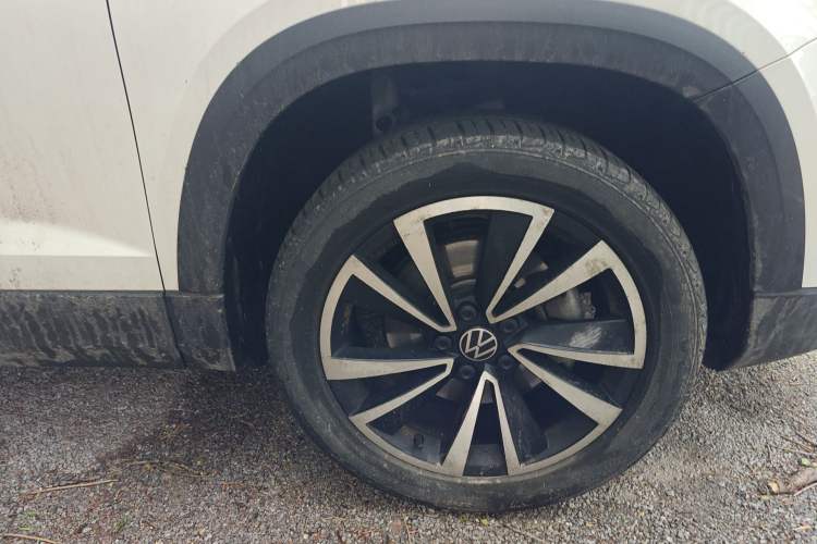 Used Volkswagen Tharu 2021 280TSI Two-Wheel-Drive Luxury Plus Edition Right Front Wheel Hub