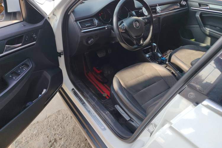 Used Volkswagen C-TREK 2017 1.6L Automatic Luxury Model