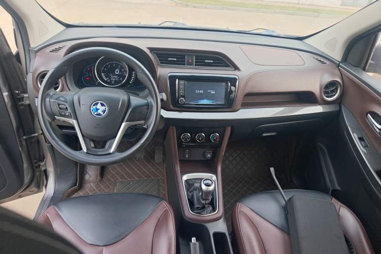 Used Venucia M50V 2017 1.5L XL Manual Comfort Edition