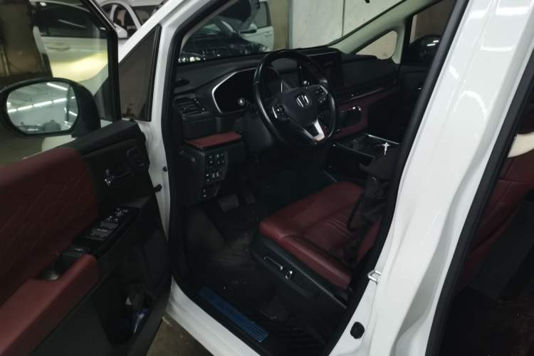 Used Honda Elysion 2022 2.0L eHEV Prestige Edition Left Front Seat