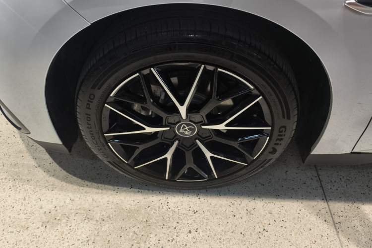 Used BYD Han 2024 EV Glory Edition 506KM Front-Wheel-Drive Premium Model Exterior 2