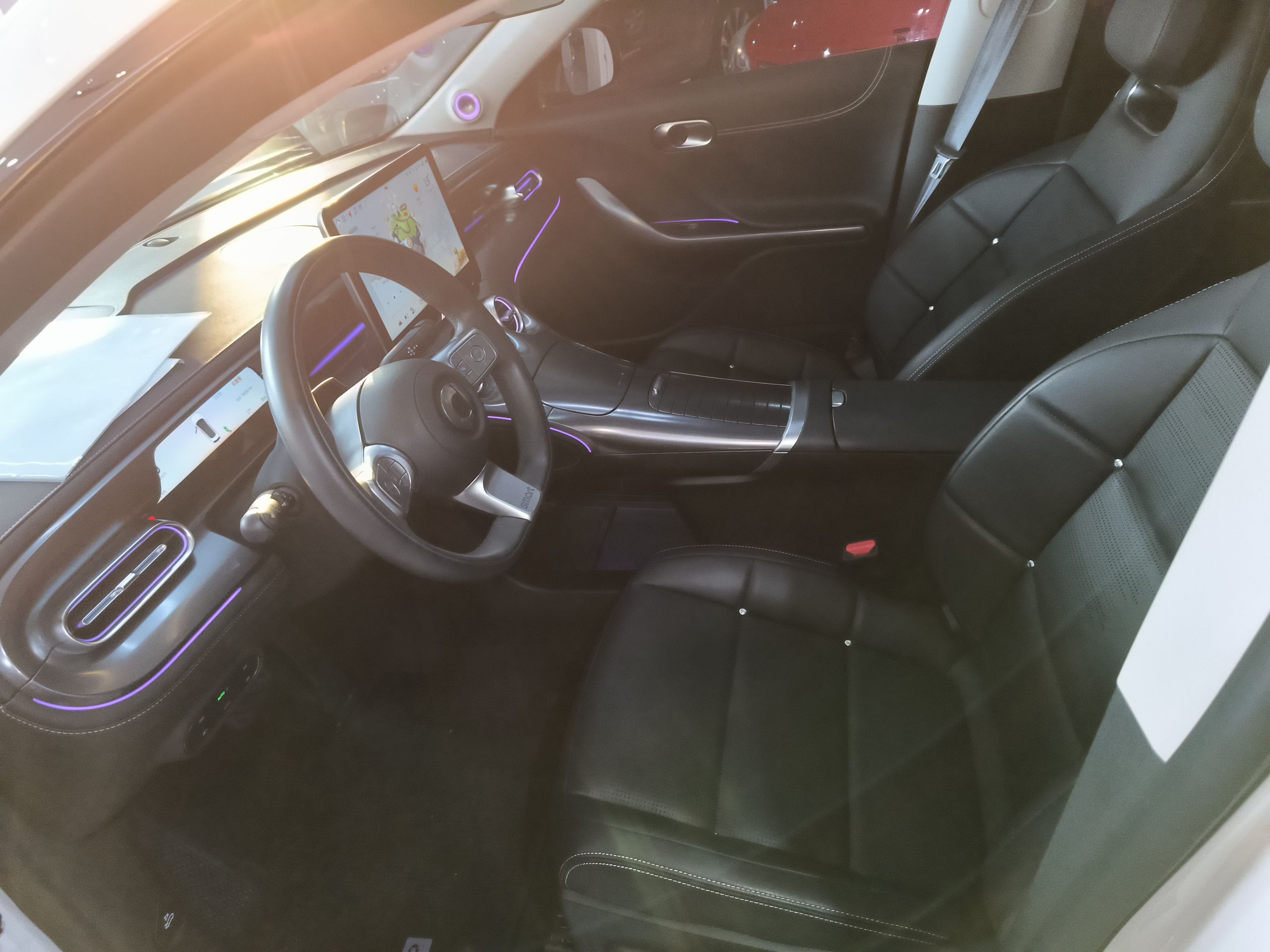 المقاعد الأمامية داخل السيارة