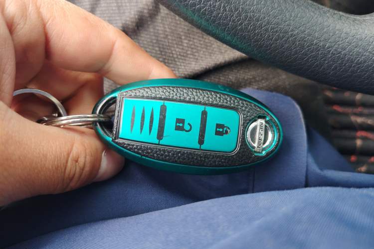 Used Nissan Terra 2018 2.5L Automatic 4x4 Luxury Edition Vehicle Key