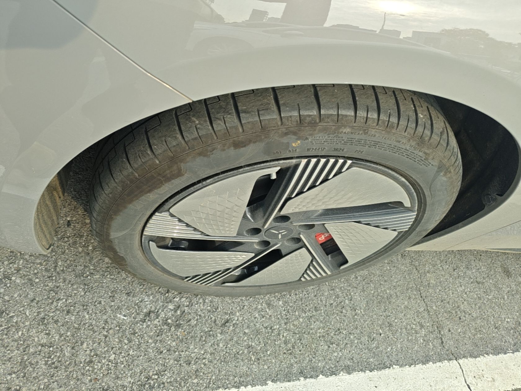 Hongqi EH7 2025 640 All-Wheel Drive Smart Selection Edition — снимка 10