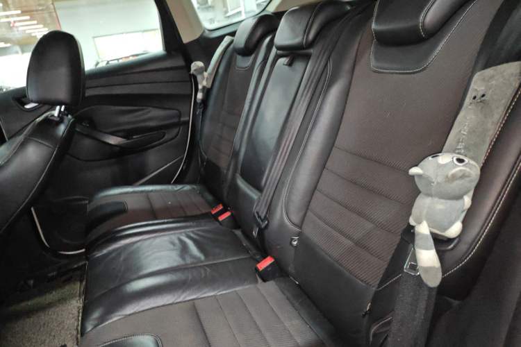 Used Ford Kuga 2013 1.6L GTDi Two-Wheel-Drive Trend Model Left Rear Seat
