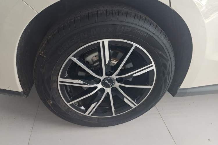 Used BYD Seal 06 New Energy 2025 DM-i Smart Drive 120KM Deluxe Model Right Rear Wheel Hub