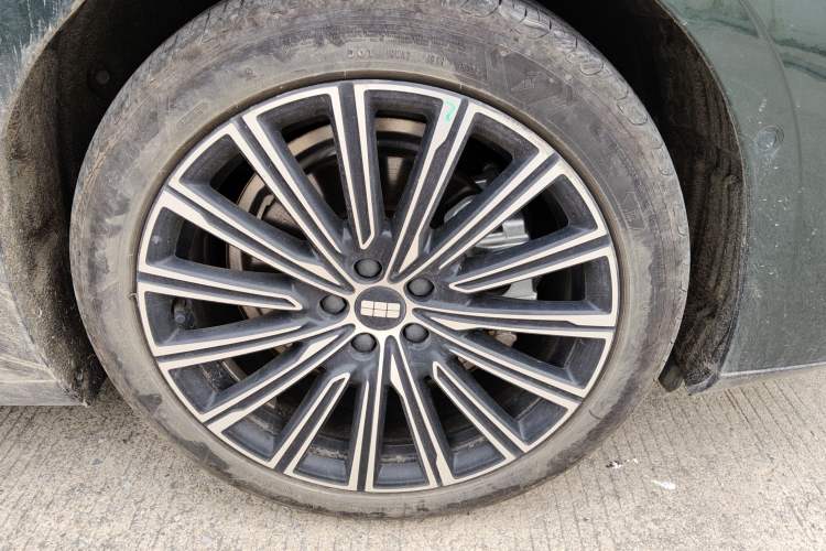 Used Geely Galaxy 8 2025 130km EM-P Starship Edition
