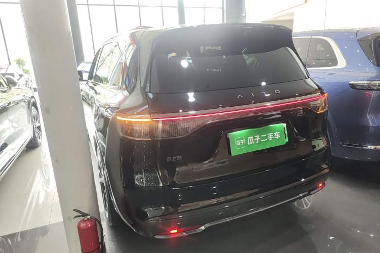 Used Hima AITO M8 2025 Extended-Range Max+ Version 53.4 kWh 6-Seater Edition Exterior 2