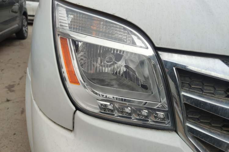 Used SAIC MAXUS Xintu V80 
