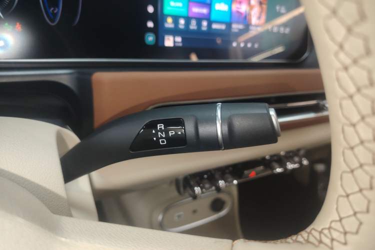 Used ORA Good Cat 2023 401 km Standard Range Prestige Version Lithium Iron Phosphate