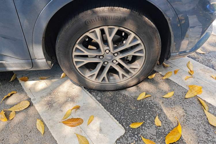 Used Ford Escape 2020 EcoBoost 245 Four-Wheel Drive Luxury Edition