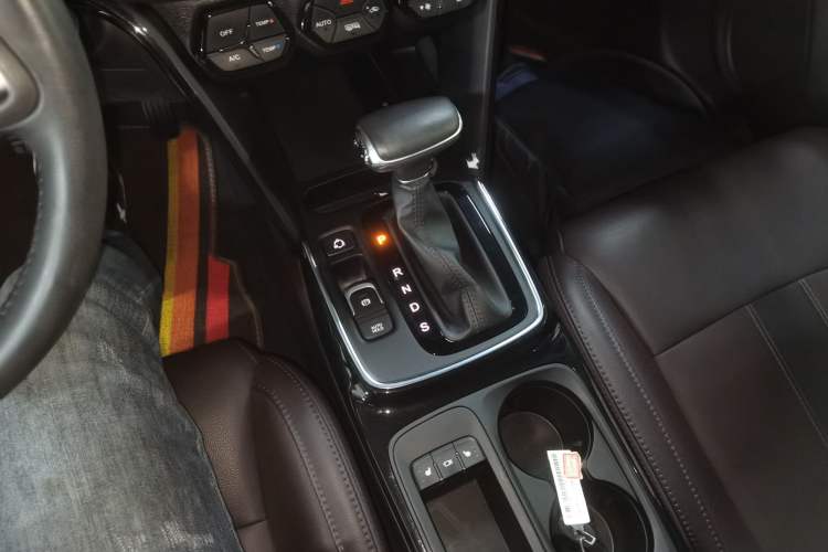 Used GAC Trumpchi GS4 2019 270T Automatic Two-Wheel Drive Luxury Smart Connectivity Model Gear Lever