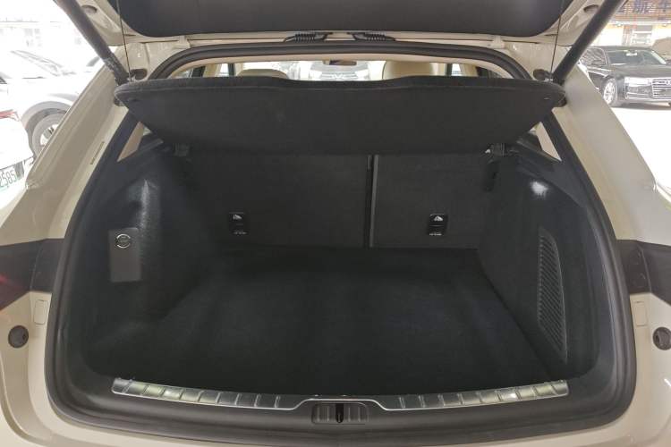 Used Hima AITO M5 2025 Extended-Range Ultra All-Wheel-Drive Version Trunk