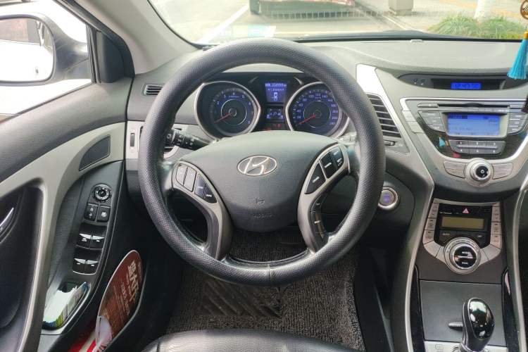 Used Hyundai Elantra (5th Generation / Langdong) 2012 1.6L Automatic Prestige Model

