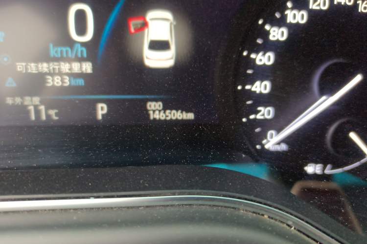 Used Toyota Avalon 2021 2.5L Luxury Edition Odometer Close Up