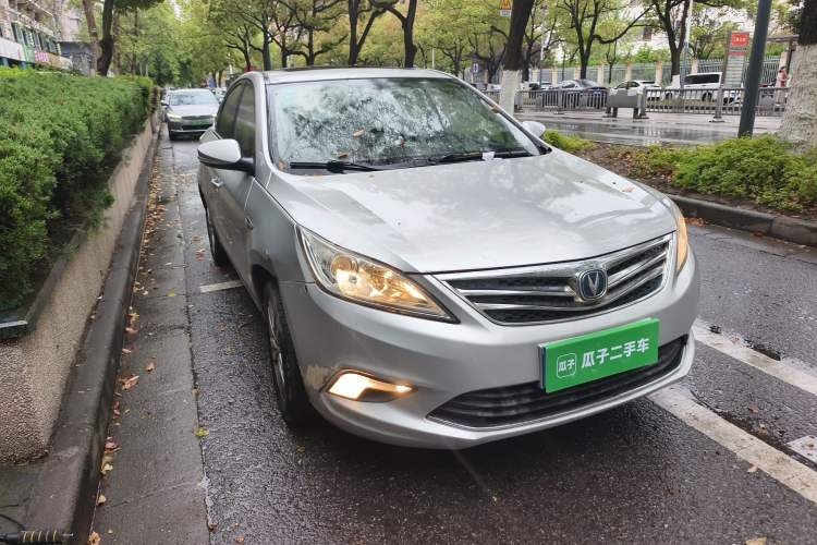 Used CHANGAN Eado 2015 1.6L Manual Luxury Model China V Standard Front Right 45 Deg