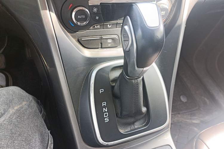 Used Ford Kuga 2015 1.5L GTDi Four-Wheel-Drive Elite Model
