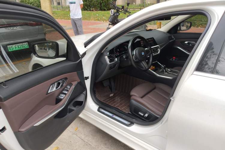 Used BMW 3 Series 2021 Restyled 325i M Sport Package Driver Seat