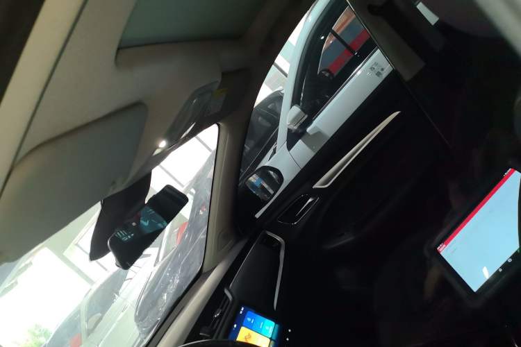 Used Roewe RX3 2021 PRO 1.6L CVT Elite Model
