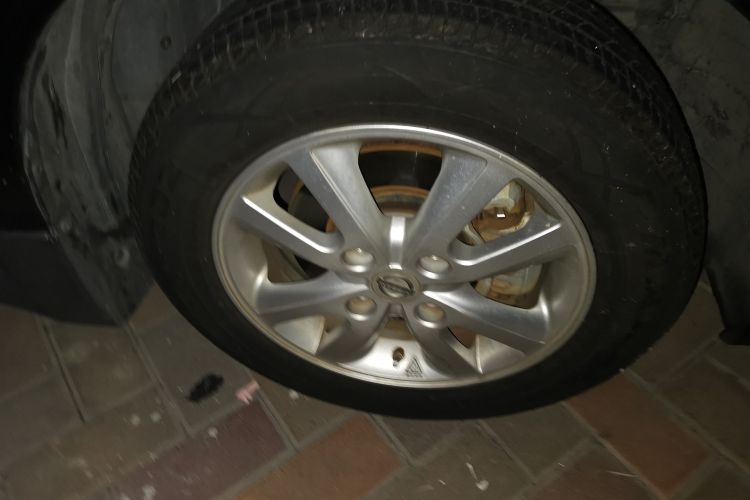 Used Nissan Sylphy 2012 Classic 1.6XE Automatic Comfort Edition Right Front Wheel Hub