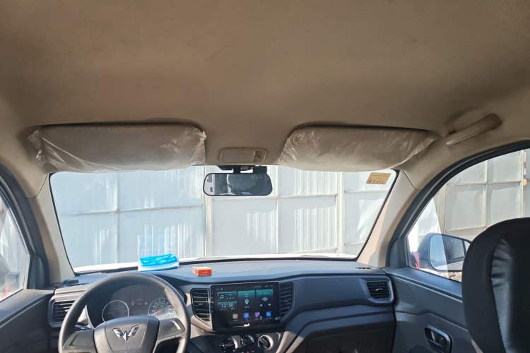 Used Wuling Hongguang V 2019 1.5L Jingqu Version China VI LAR
