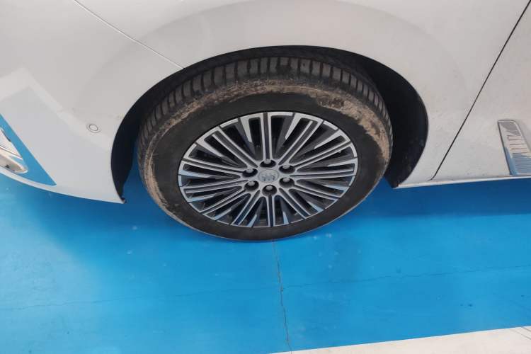 Used Buick GL8 New Energy 2024 Lu Zun Luxury Edition 7-Seater
