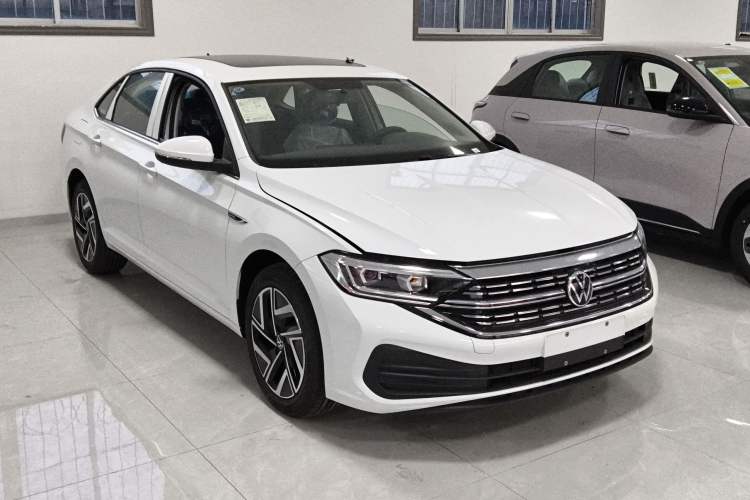 Used Volkswagen Sagitar 2025 300TSI DSG Flyover Edition Exterior 2