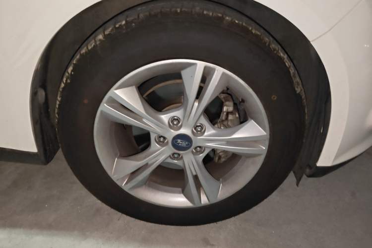 Used Ford Focus 2012 Sedan 1.6L Automatic Fashion Edition