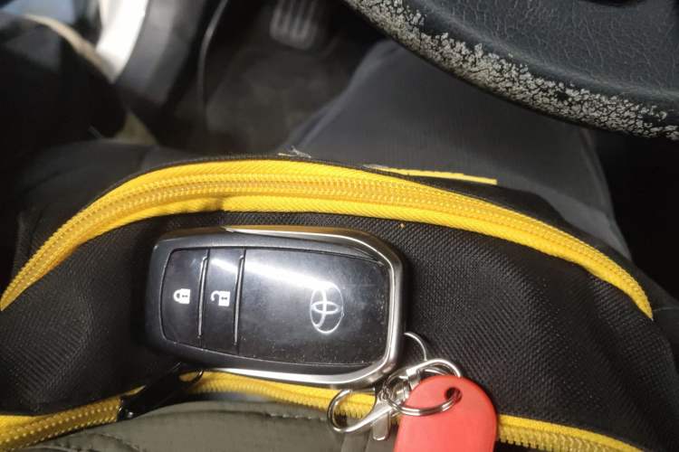 Used Toyota RAV4 2015 2.0L CVT Four-Wheel Drive New Edition