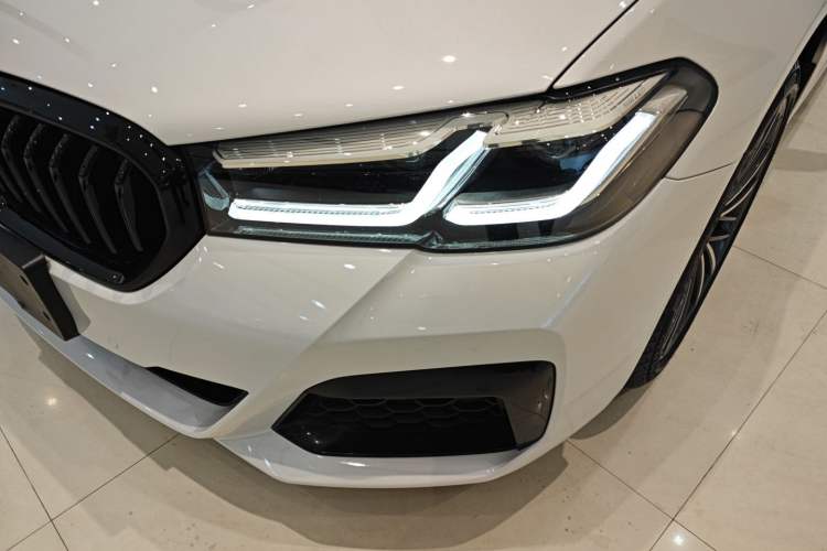 Used BMW 5 Series 2023 530Li Leading Model M Sport Package Left Front Headlight