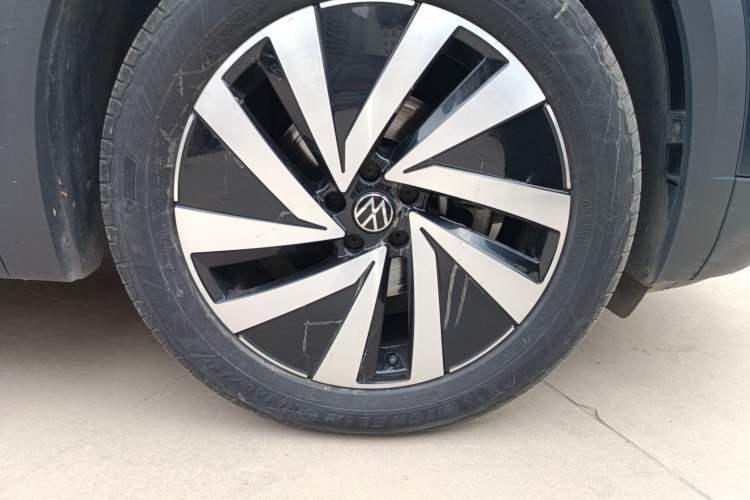 Used Volkswagen Talagon 2021 330TSI Two-Wheel-Drive Luxury Edition – Scenic Version Right Front Wheel Hub