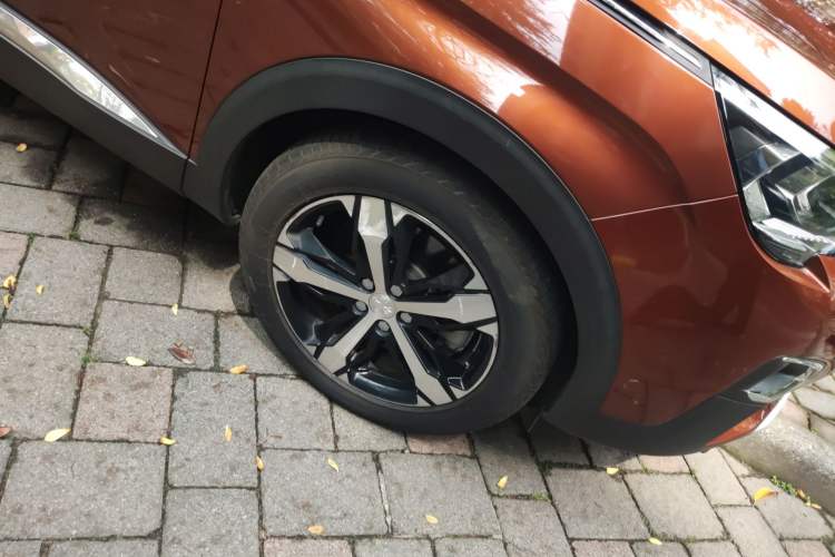 Used Peugeot 4008 2018 380THP Luxury Edition Right Front Wheel Hub