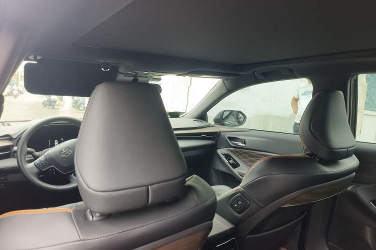 Used Toyota Avalon 2024 2.0L Luxury Edition Headliner