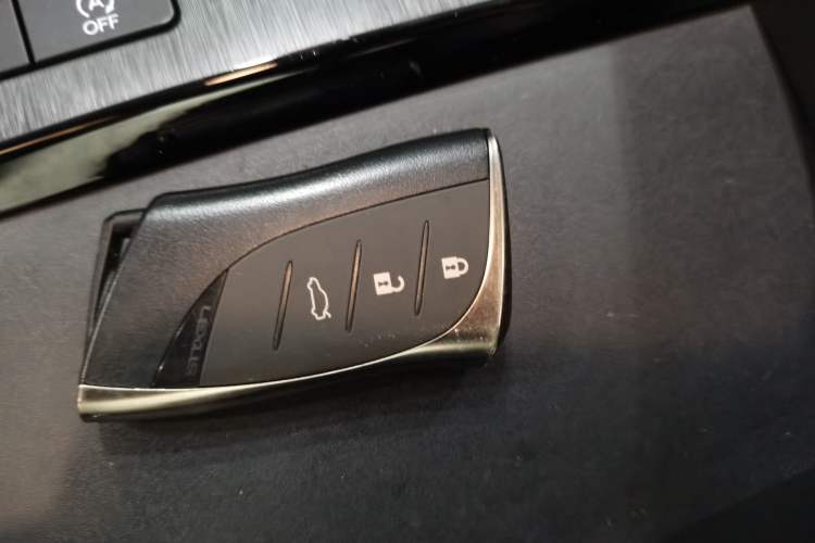 Used Lexus ES 2022 200 Excellence Edition
