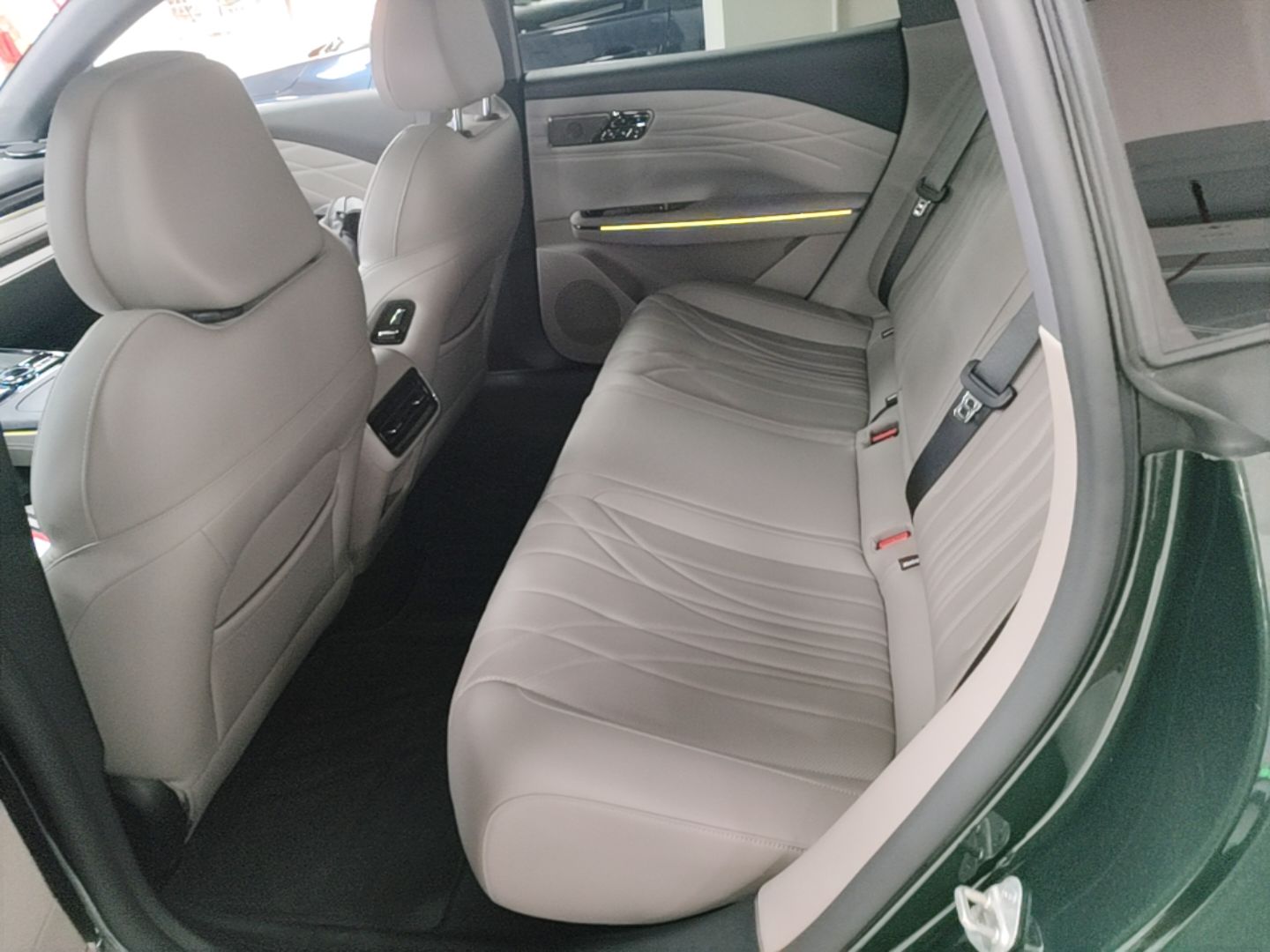 Geely Galaxy 8 2025 130km EM-P Starship Edition — снимка 20