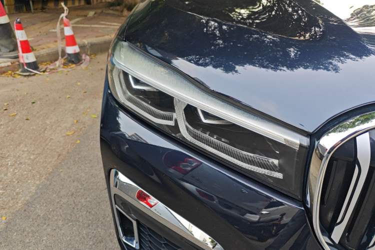 Used BMW 7 Series 2019 730Li M Sport Package Right Front Headlight