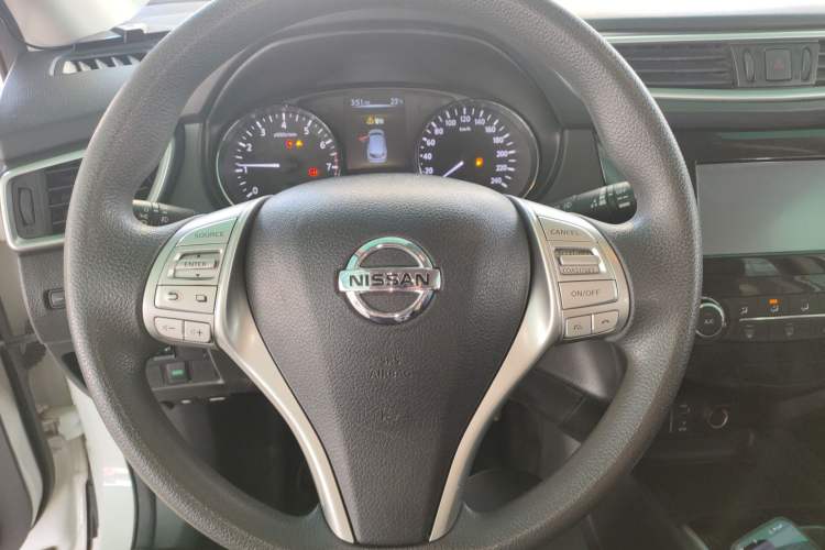 Used Nissan Qashqai 2017 2.0L CVT Elite Edition China V Standard Steering Wheel