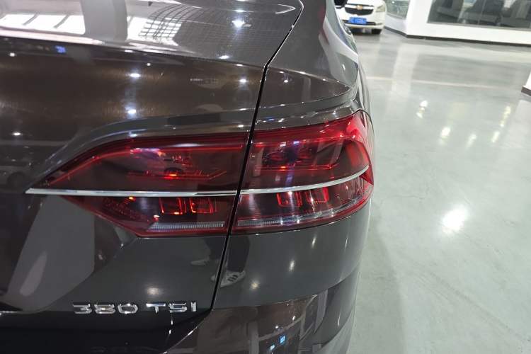 Used Volkswagen Phideon 2018 Revised Version 380TSI Two-Wheel Drive Business Edition