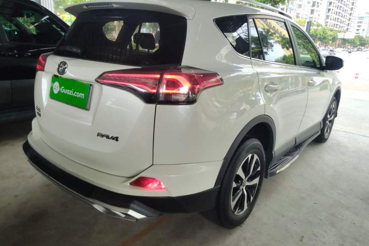 Used Toyota RAV4 2019 2.0L CVT Two-Wheel Drive Pioneer Edition China V Standard
